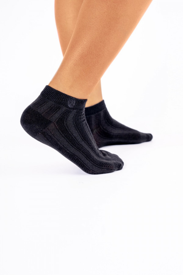 1 People - Modal Cable-Knit Ankle Socks - 2 White & 1 Black
