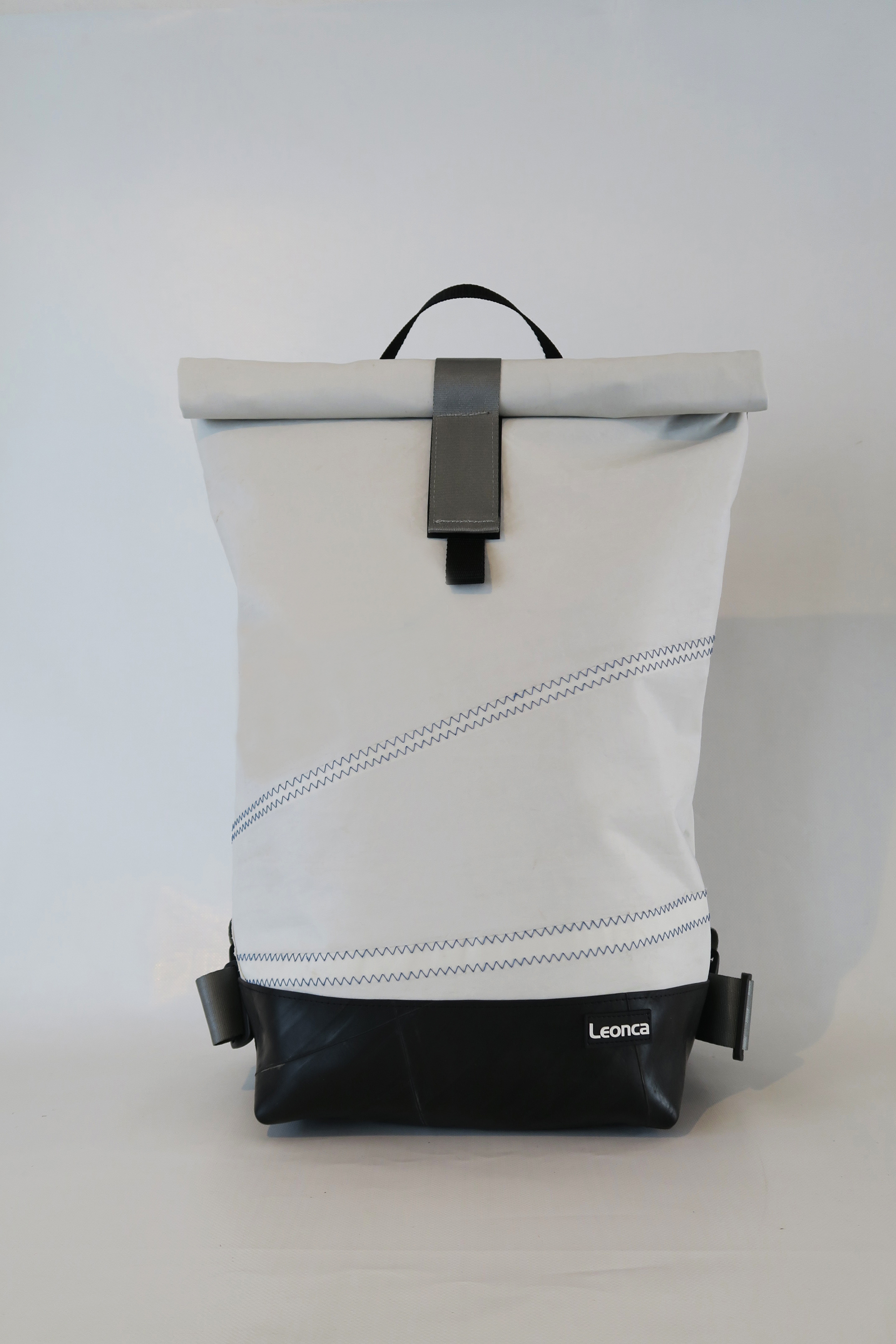 Leonca - Rolling backpack sail