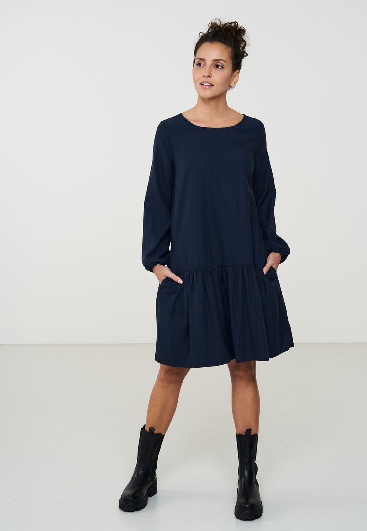 recolution - dress in LENZING TENCEL and cotton | NEPETA