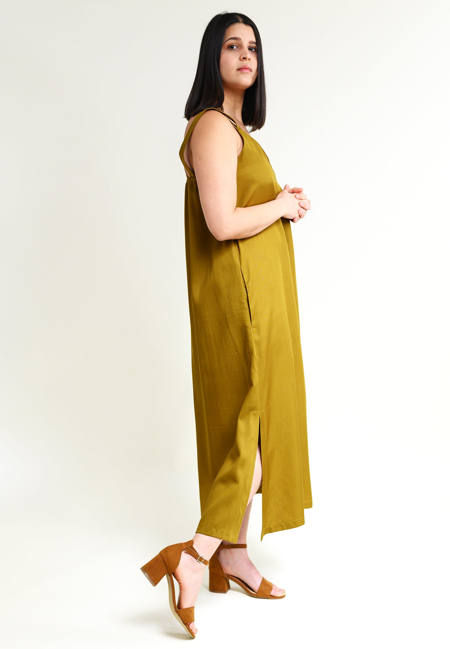 Maxi dress O-TERE in olive from Tencel