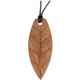fesch & fair - Necklace with walnut leaf
